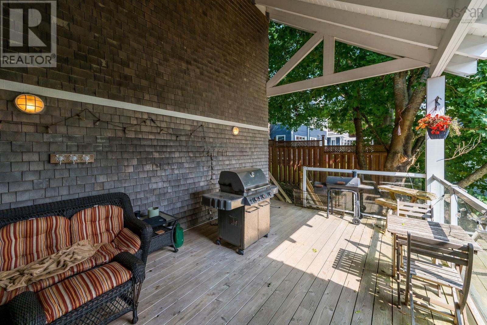 5954 Mcculloch Court, Halifax, Nova Scotia  B3H 4S9 - Photo 14 - 202520225