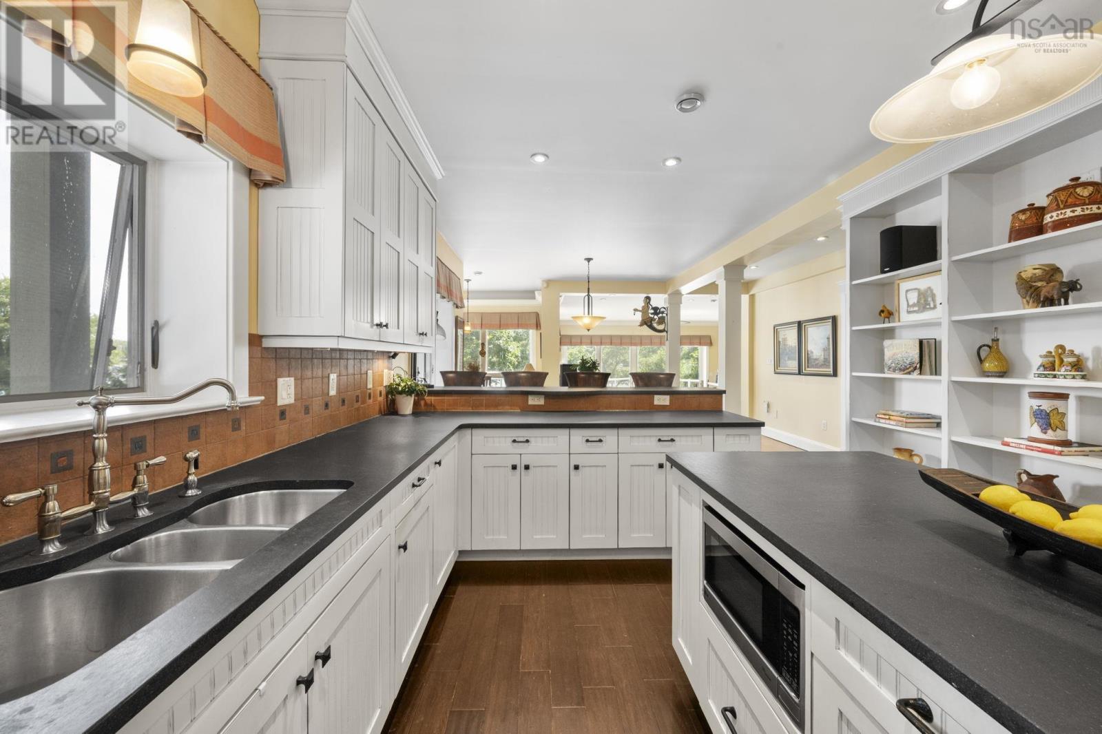 5954 Mcculloch Court, Halifax, Nova Scotia  B3H 4S9 - Photo 27 - 202520225