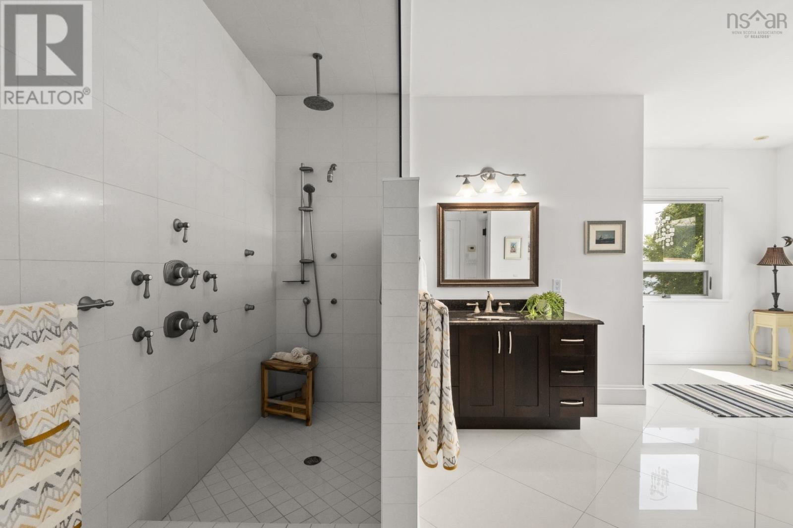 5954 Mcculloch Court, Halifax, Nova Scotia  B3H 4S9 - Photo 38 - 202520225