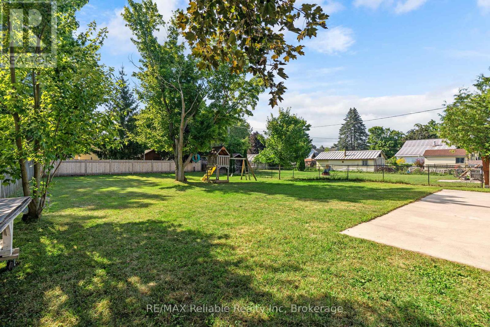 42 West William Street, Huron East, Ontario  N0K 1W0 - Photo 26 - X12337580
