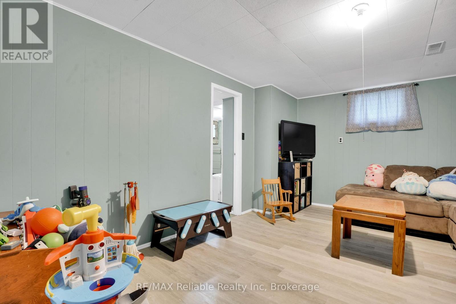 61 East Street, Central Huron, Ontario  N0M 1L0 - Photo 41 - X12330921