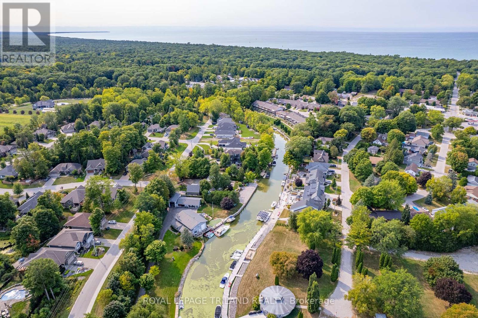 91 Gill Road, Lambton Shores, Ontario  N0M 1T0 - Photo 10 - X12337847