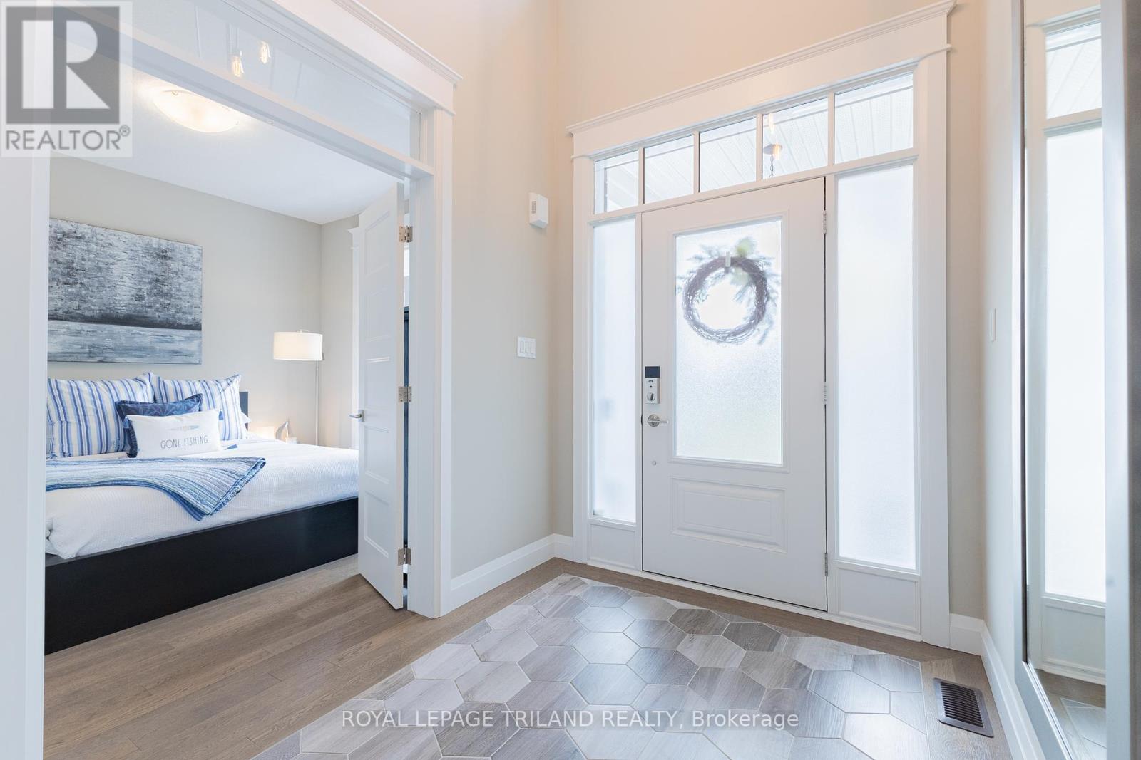 91 Gill Road, Lambton Shores, Ontario  N0M 1T0 - Photo 12 - X12337847
