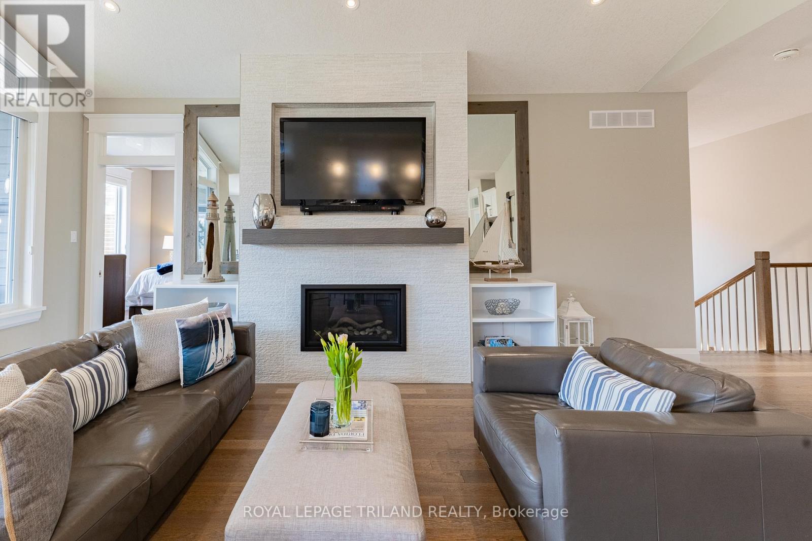 91 Gill Road, Lambton Shores, Ontario  N0M 1T0 - Photo 15 - X12337847