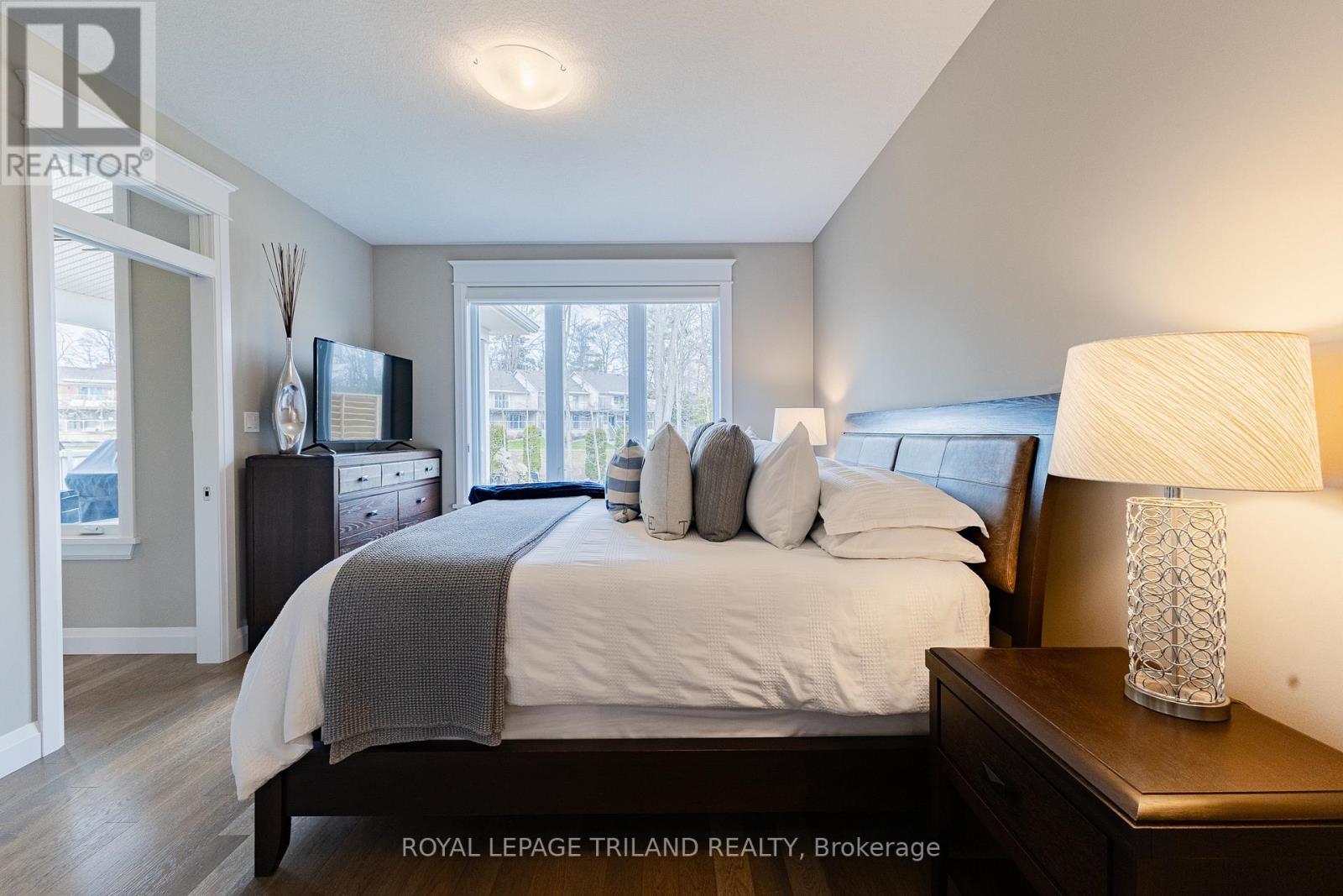 91 Gill Road, Lambton Shores, Ontario  N0M 1T0 - Photo 23 - X12337847