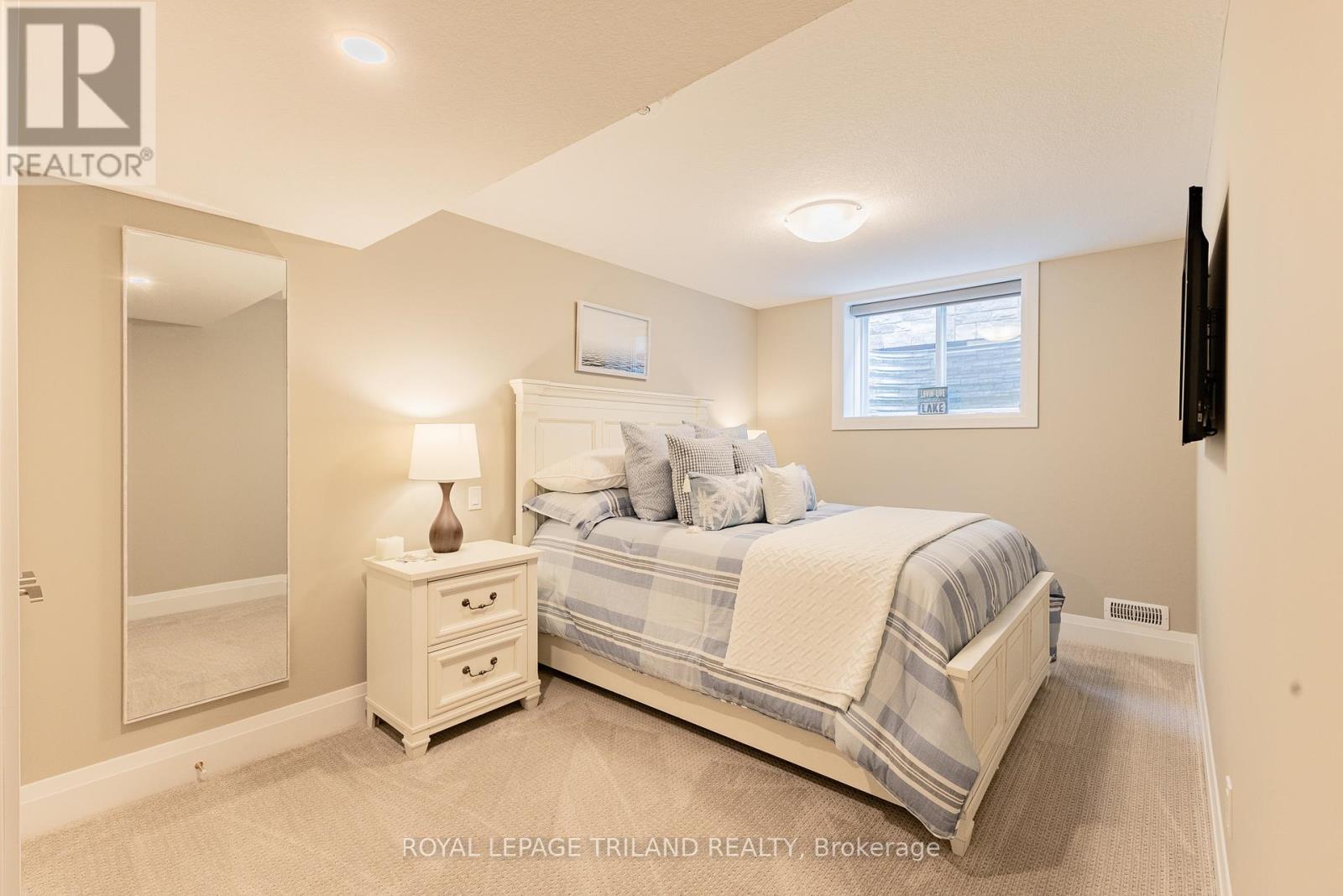 91 Gill Road, Lambton Shores, Ontario  N0M 1T0 - Photo 36 - X12337847
