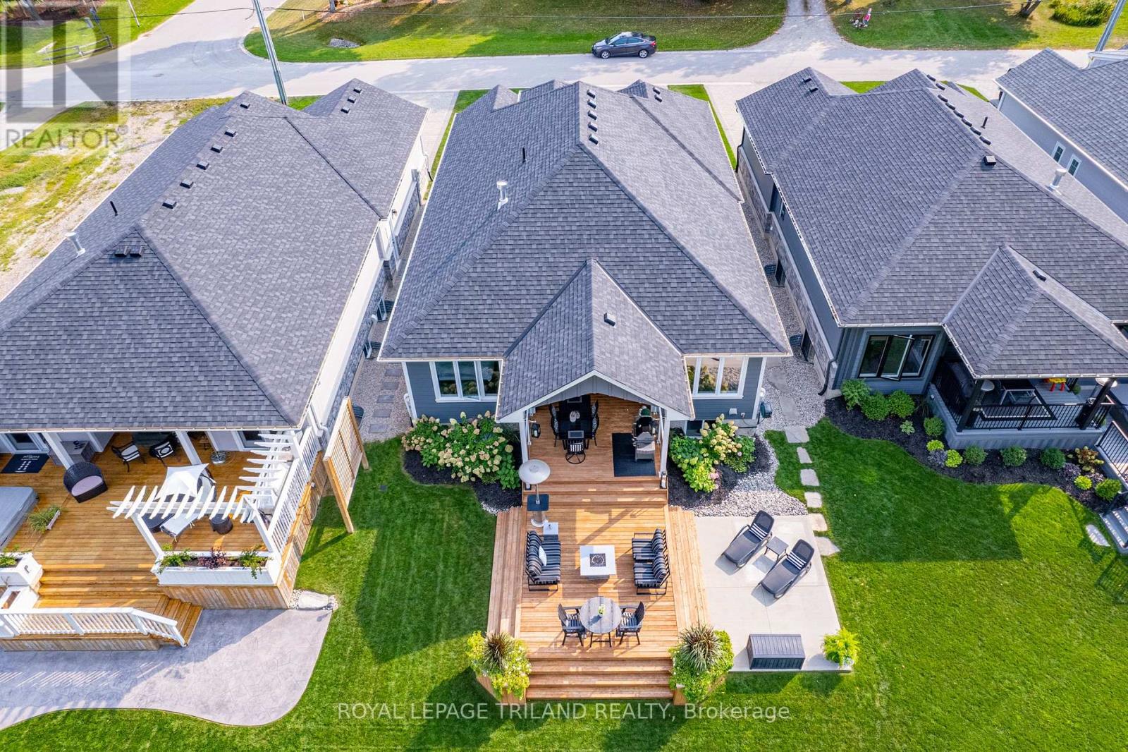 91 Gill Road, Lambton Shores, Ontario  N0M 1T0 - Photo 6 - X12337847