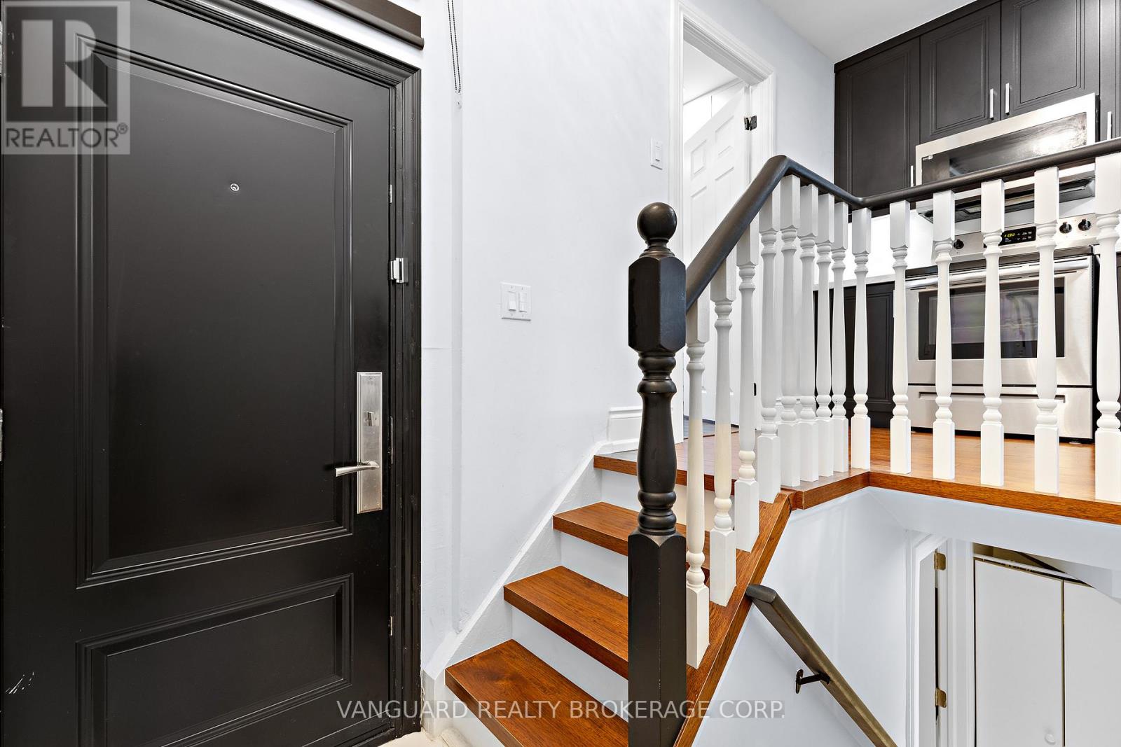 220 Belgravia Avenue, Toronto, Ontario  M6E 2M8 - Photo 24 - W12337749
