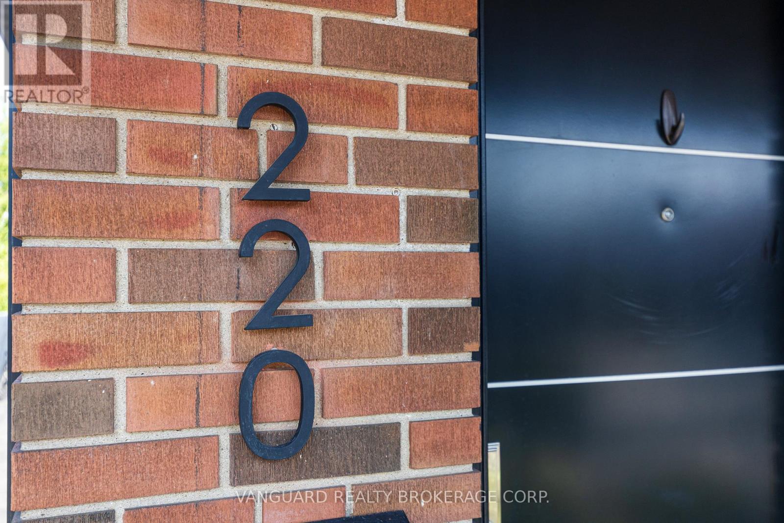 Property at 220 BELGRAVIA AVENUE image 5