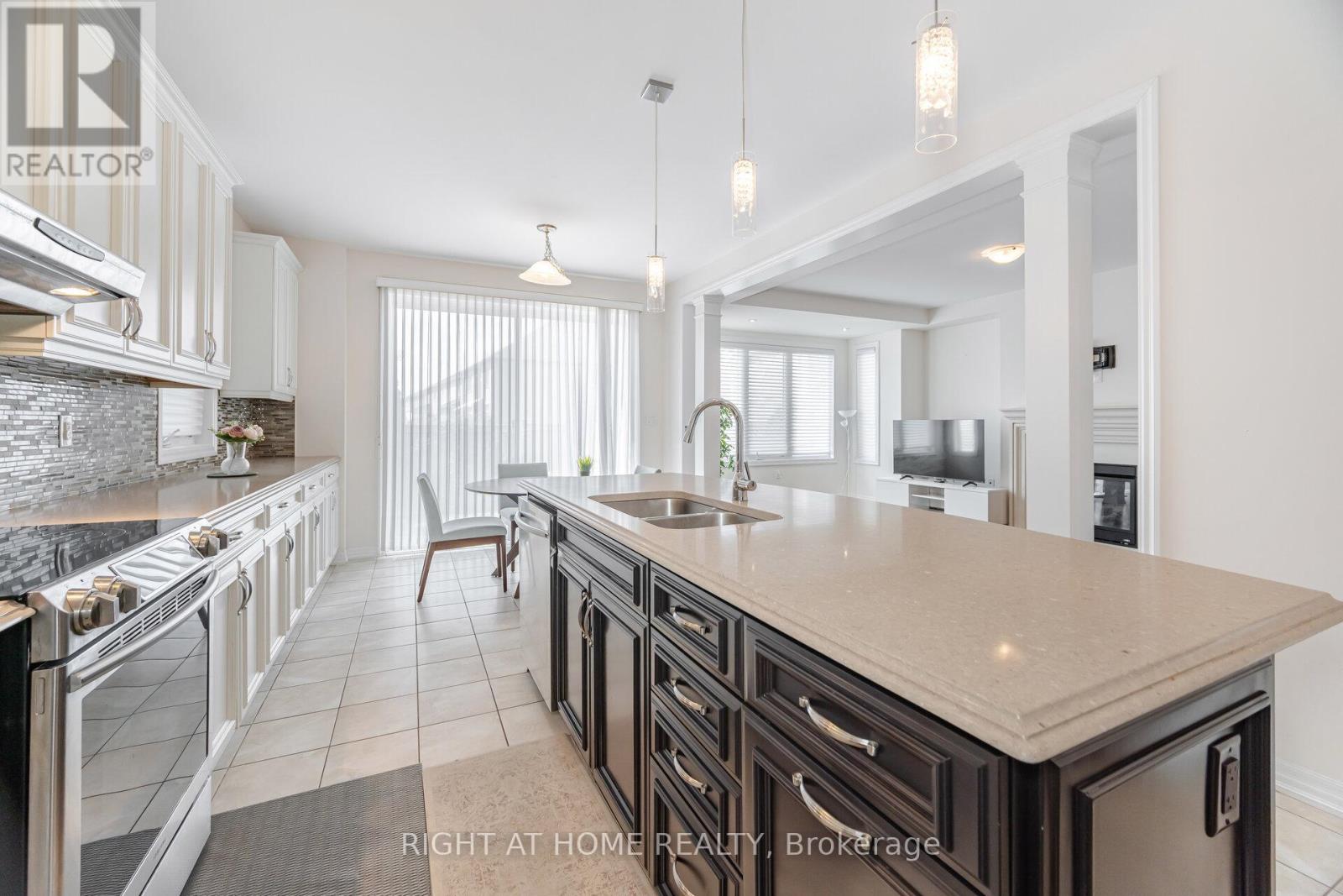 3168 Preserve Drive, Oakville, Ontario  L6M 0V9 - Photo 13 - W12337814