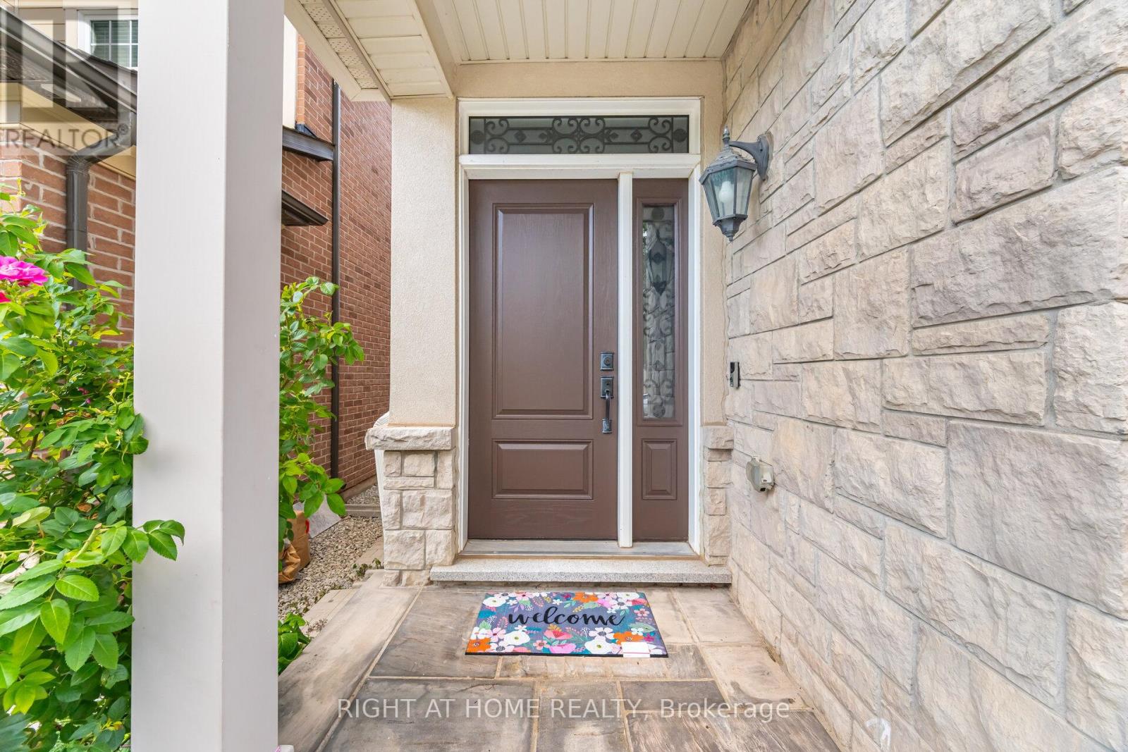 3168 Preserve Drive, Oakville, Ontario  L6M 0V9 - Photo 3 - W12337814