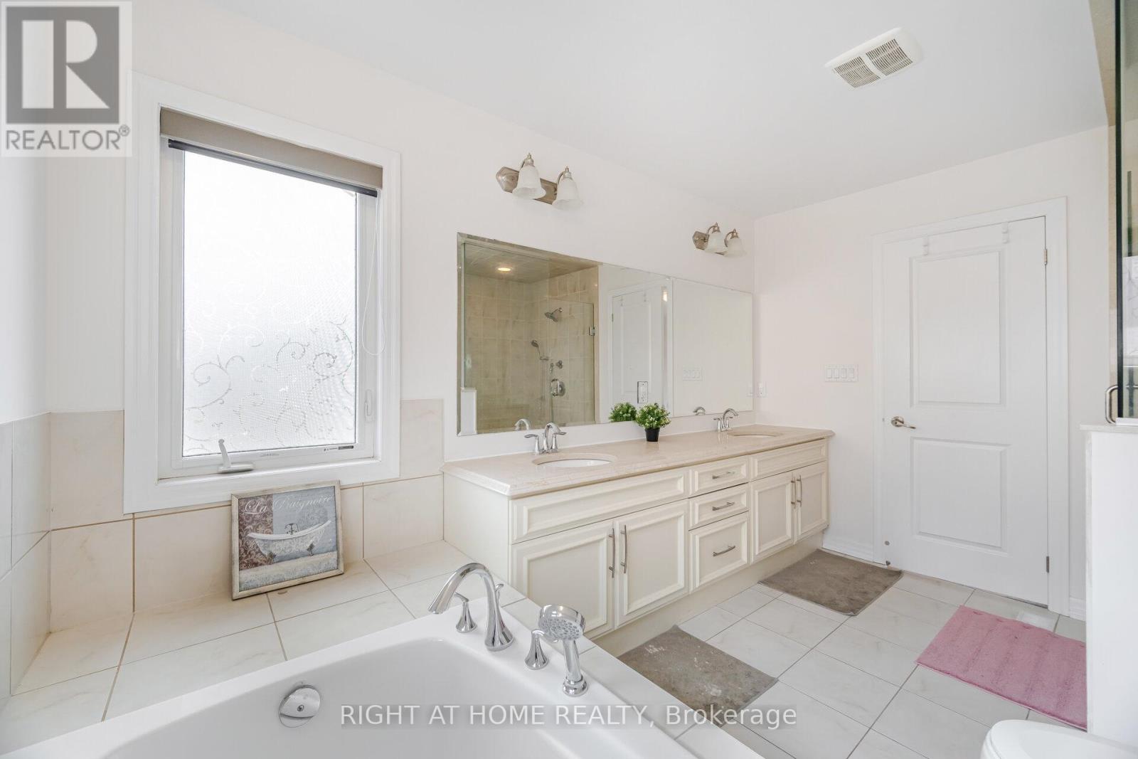 3168 Preserve Drive, Oakville, Ontario  L6M 0V9 - Photo 33 - W12337814