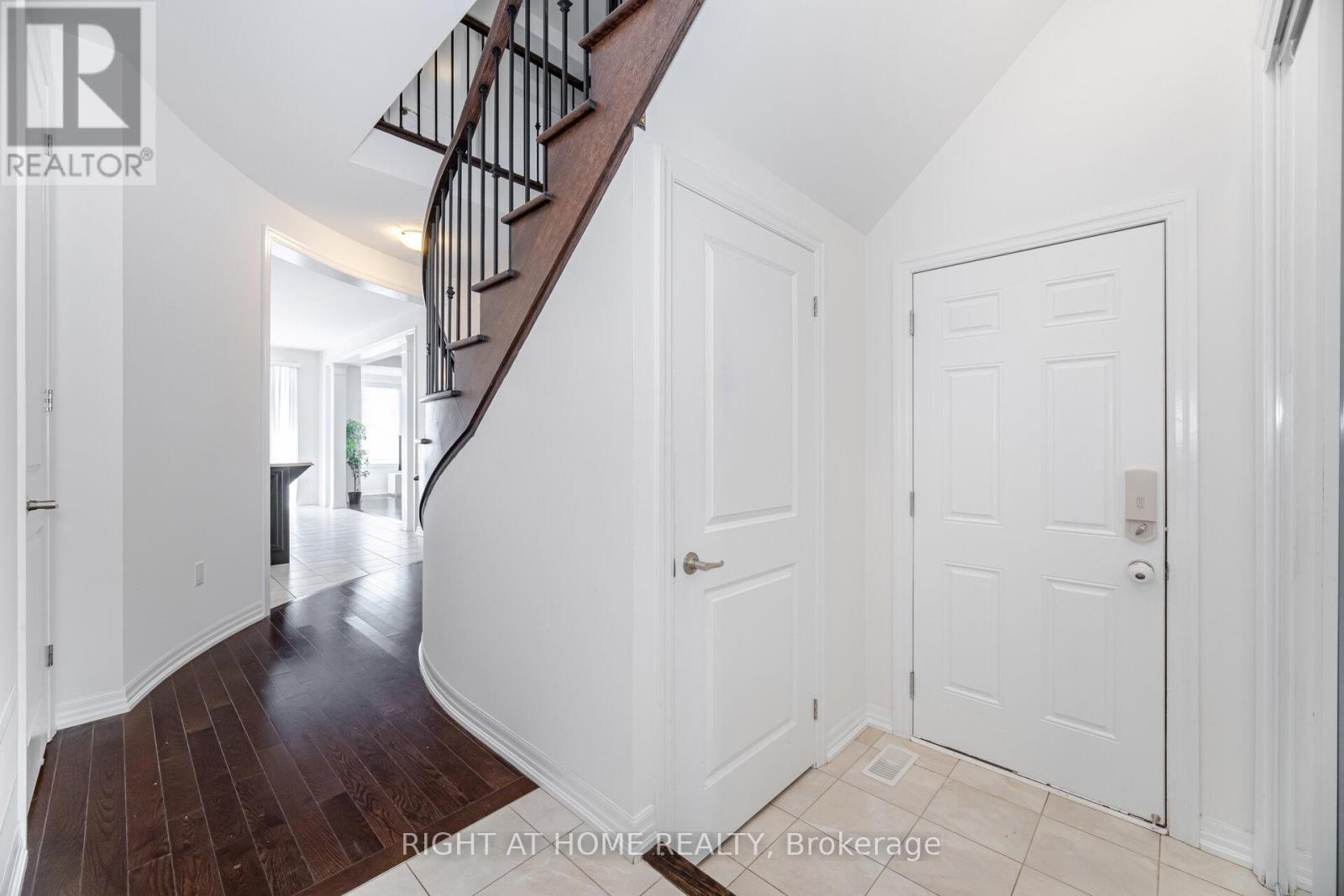 3168 Preserve Drive, Oakville, Ontario  L6M 0V9 - Photo 45 - W12337814