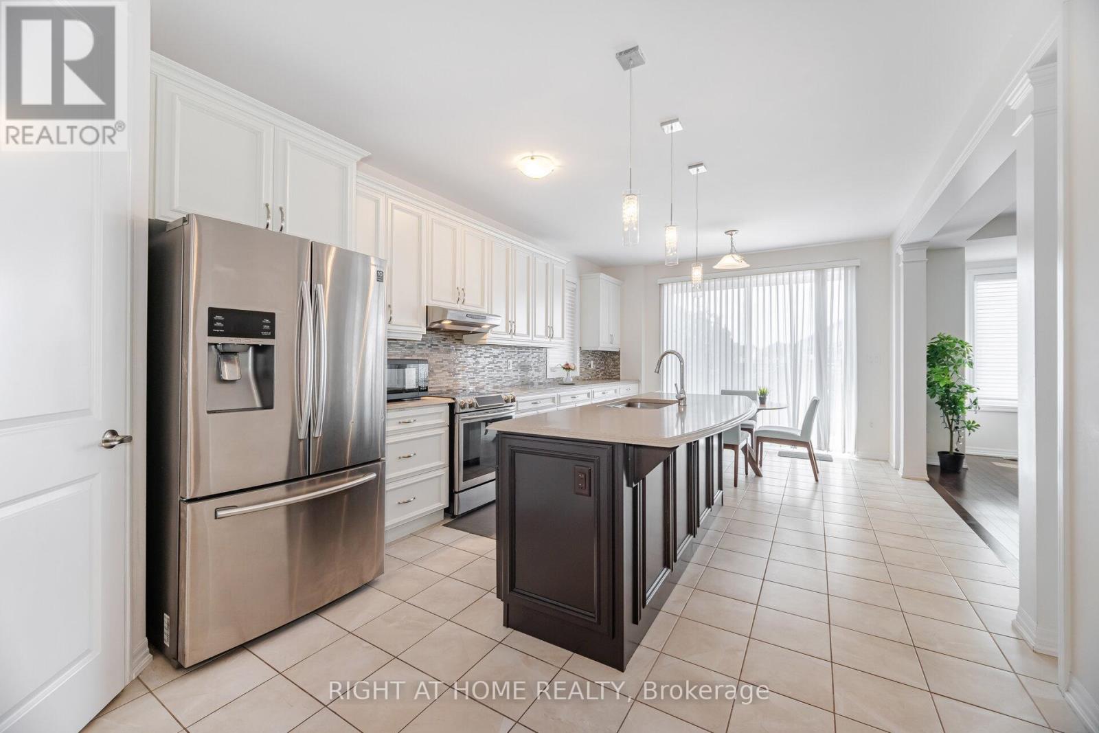 3168 Preserve Drive, Oakville, Ontario  L6M 0V9 - Photo 9 - W12337814