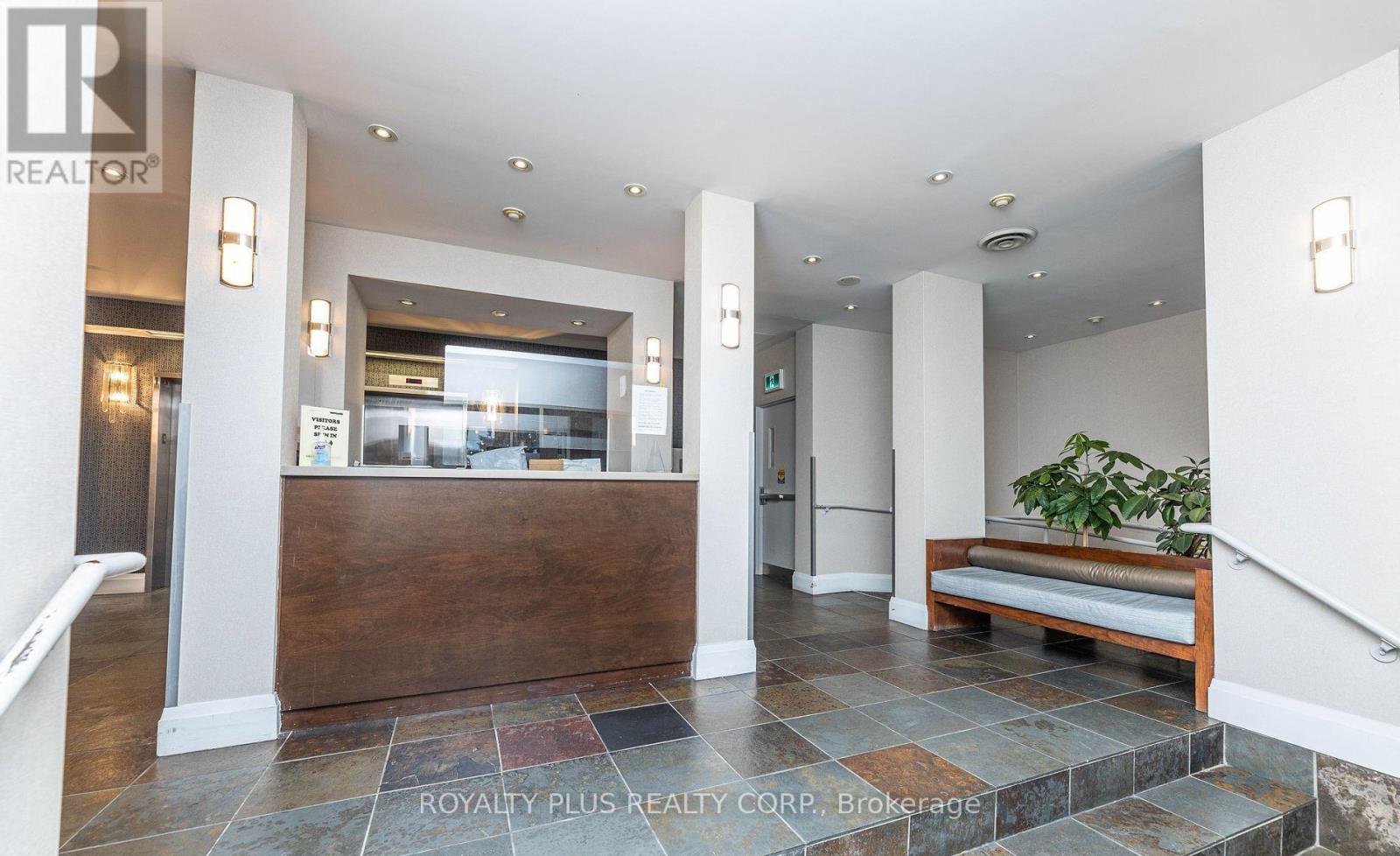812 - 2088 Lawrence Avenue W, Toronto, Ontario  M9N 1J1 - Photo 2 - W12337824