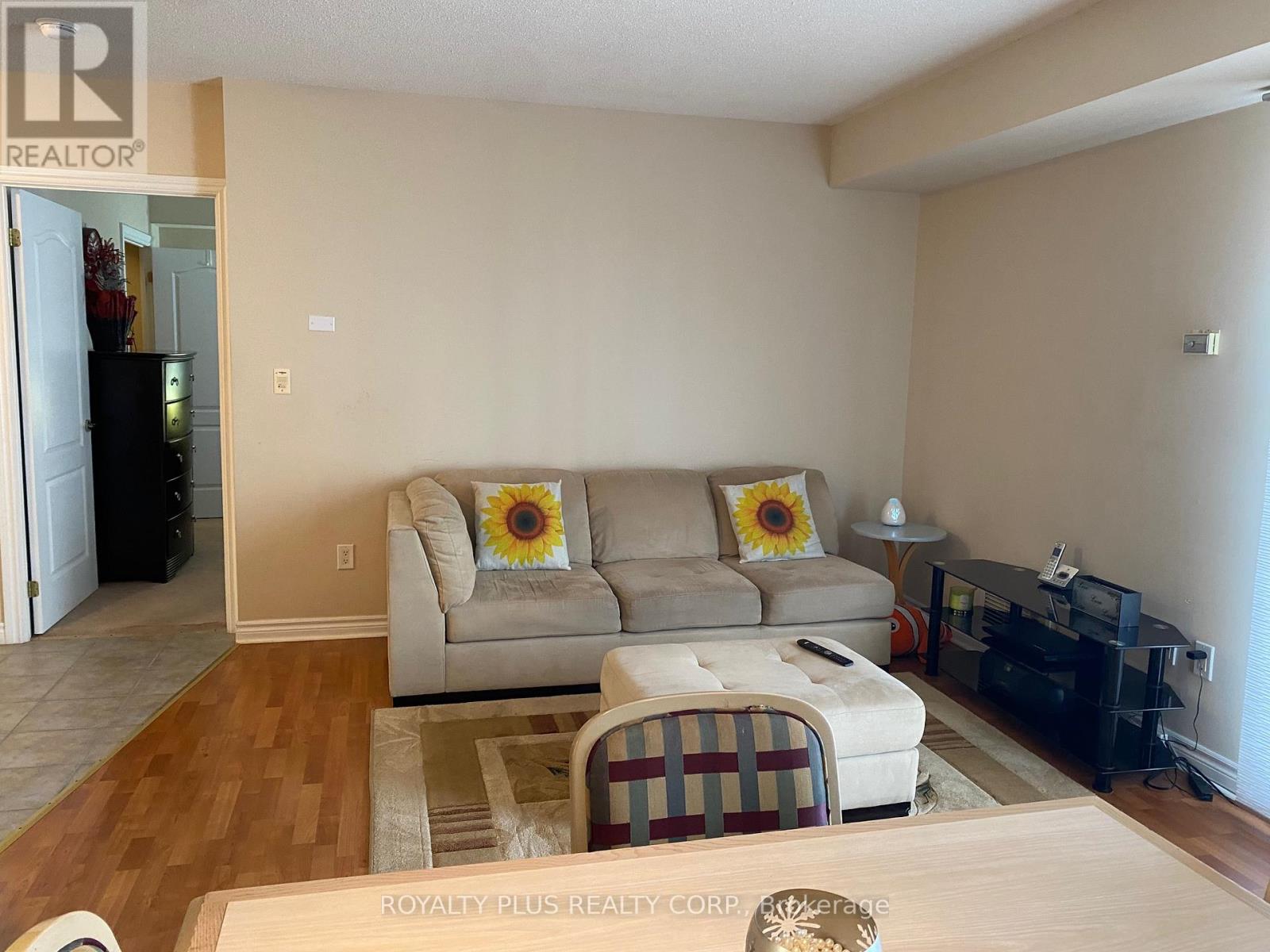 812 - 2088 Lawrence Avenue W, Toronto, Ontario  M9N 1J1 - Photo 3 - W12337824