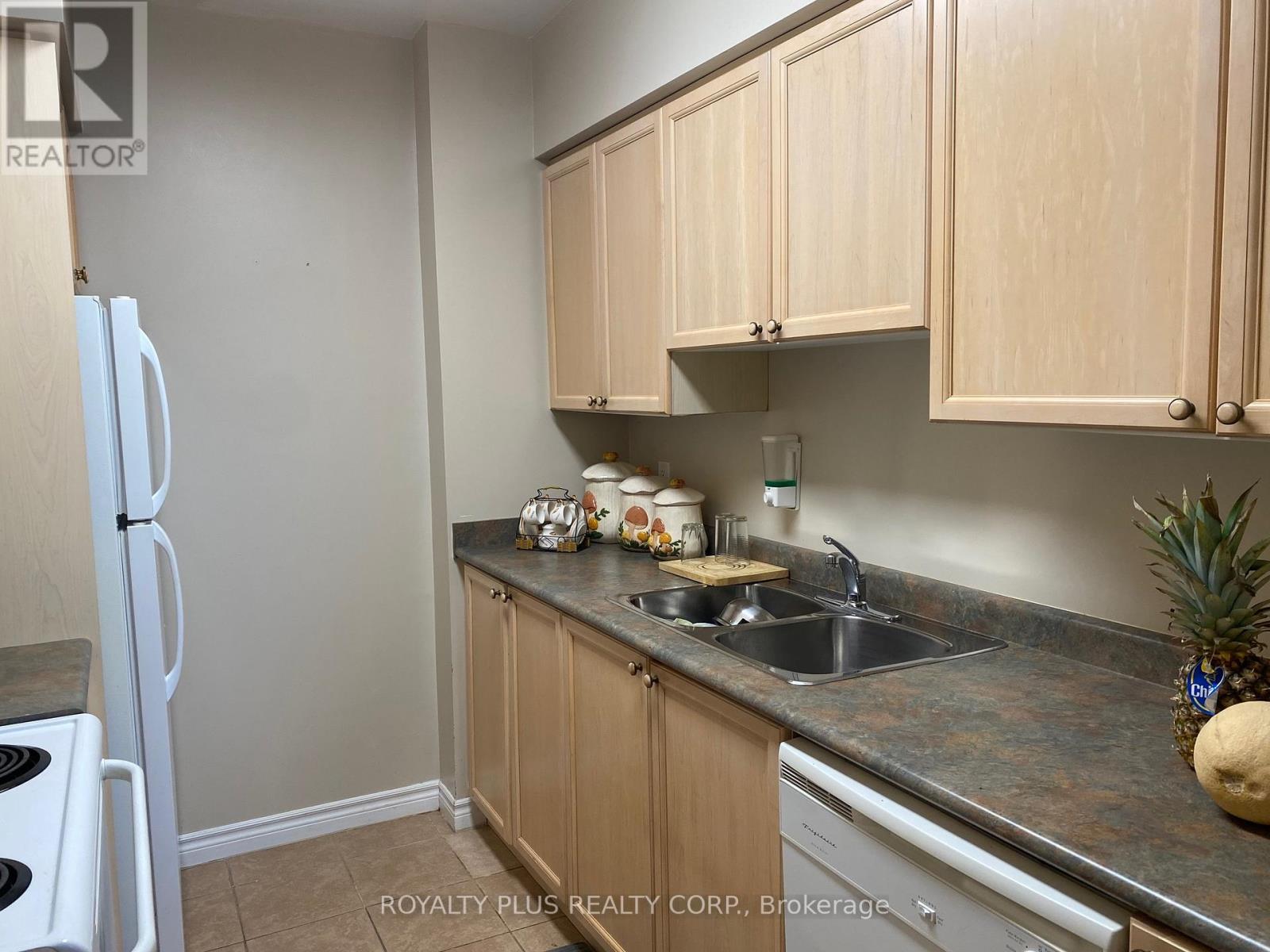 812 - 2088 Lawrence Avenue W, Toronto, Ontario  M9N 1J1 - Photo 5 - W12337824
