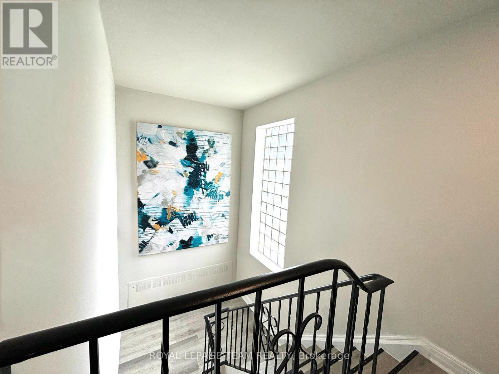 5 - 33 Coupal Street, Ottawa, Ontario  K1L 5Z9 - Photo 2 - X12337839
