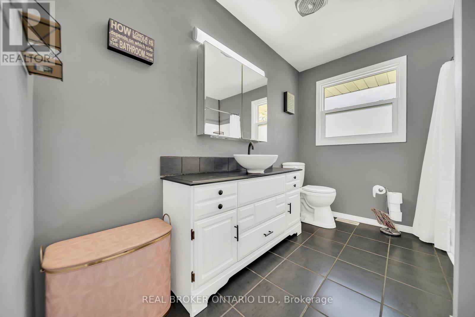 490 Saddler Street E, West Grey, Ontario  N0G 1R0 - Photo 30 - X12337712