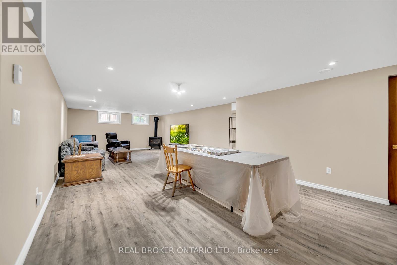 490 Saddler Street E, West Grey, Ontario  N0G 1R0 - Photo 32 - X12337712