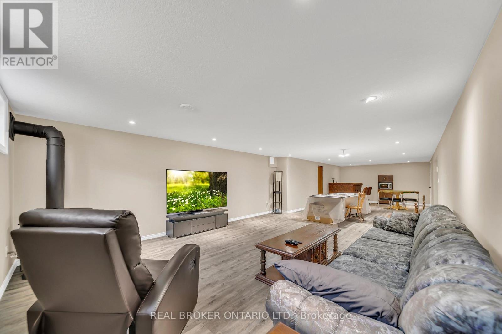 490 Saddler Street E, West Grey, Ontario  N0G 1R0 - Photo 34 - X12337712