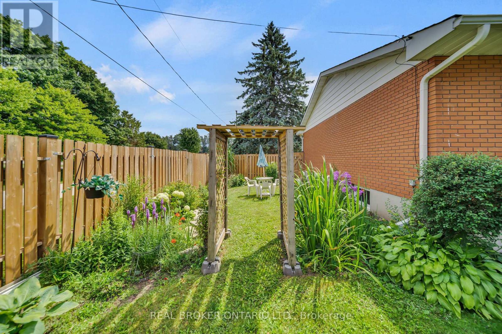 490 Saddler Street E, West Grey, Ontario  N0G 1R0 - Photo 44 - X12337712