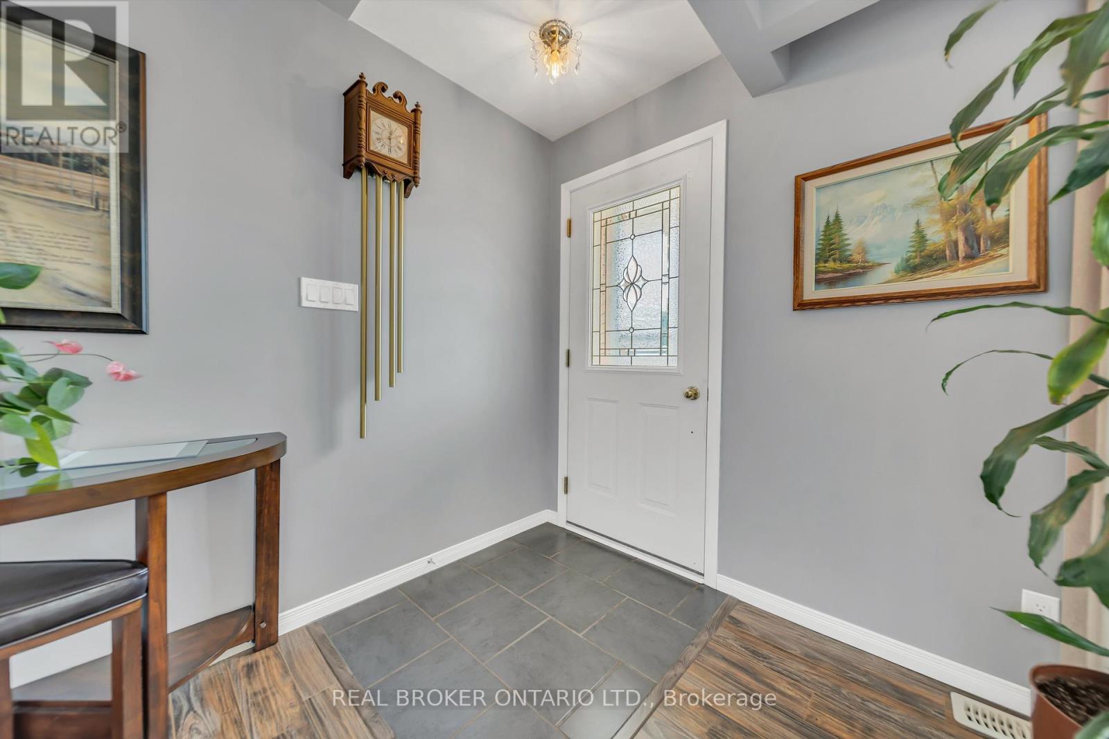 490 Saddler Street E, West Grey, Ontario  N0G 1R0 - Photo 5 - X12337712