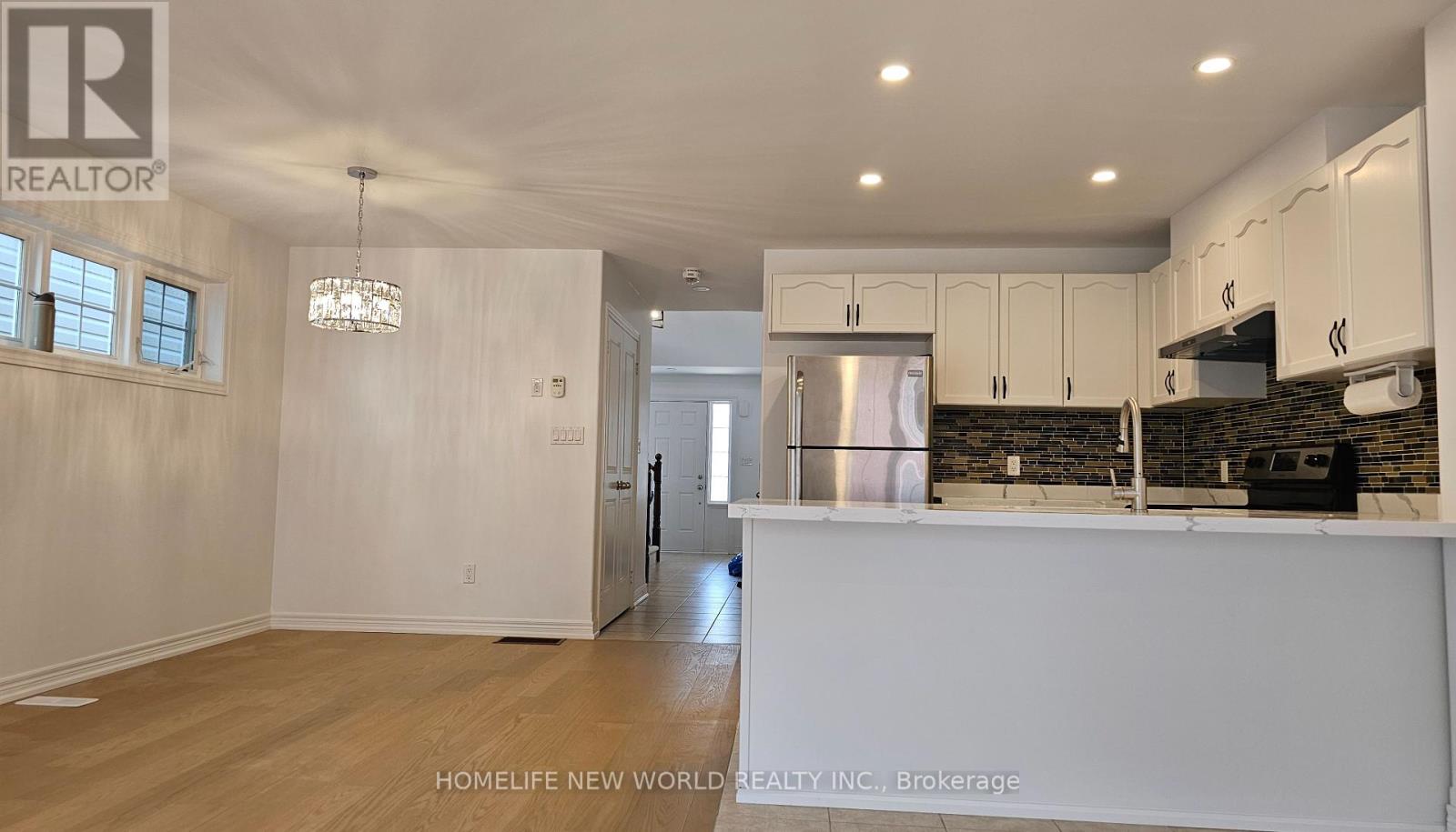 516 Grange Way, Peterborough North, Ontario  K9H 0G4 - Photo 5 - X12337755