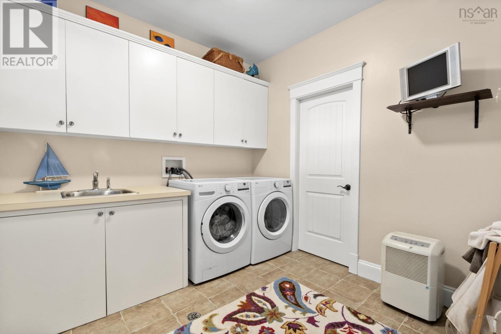 5954 Mcculloch Court, Halifax, Nova Scotia  B3H 4S9 - Photo 48 - 202520225