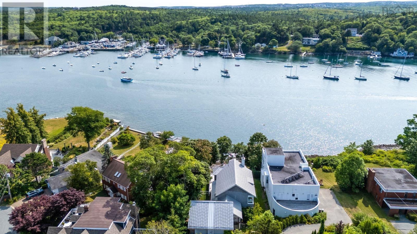 5954 Mcculloch Court, Halifax, Nova Scotia  B3H 4S9 - Photo 5 - 202520225