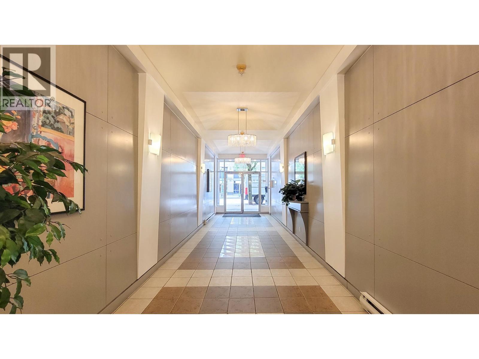 212 1163 The High Street, Coquitlam, British Columbia  V3B 7W2 - Photo 2 - R3035594