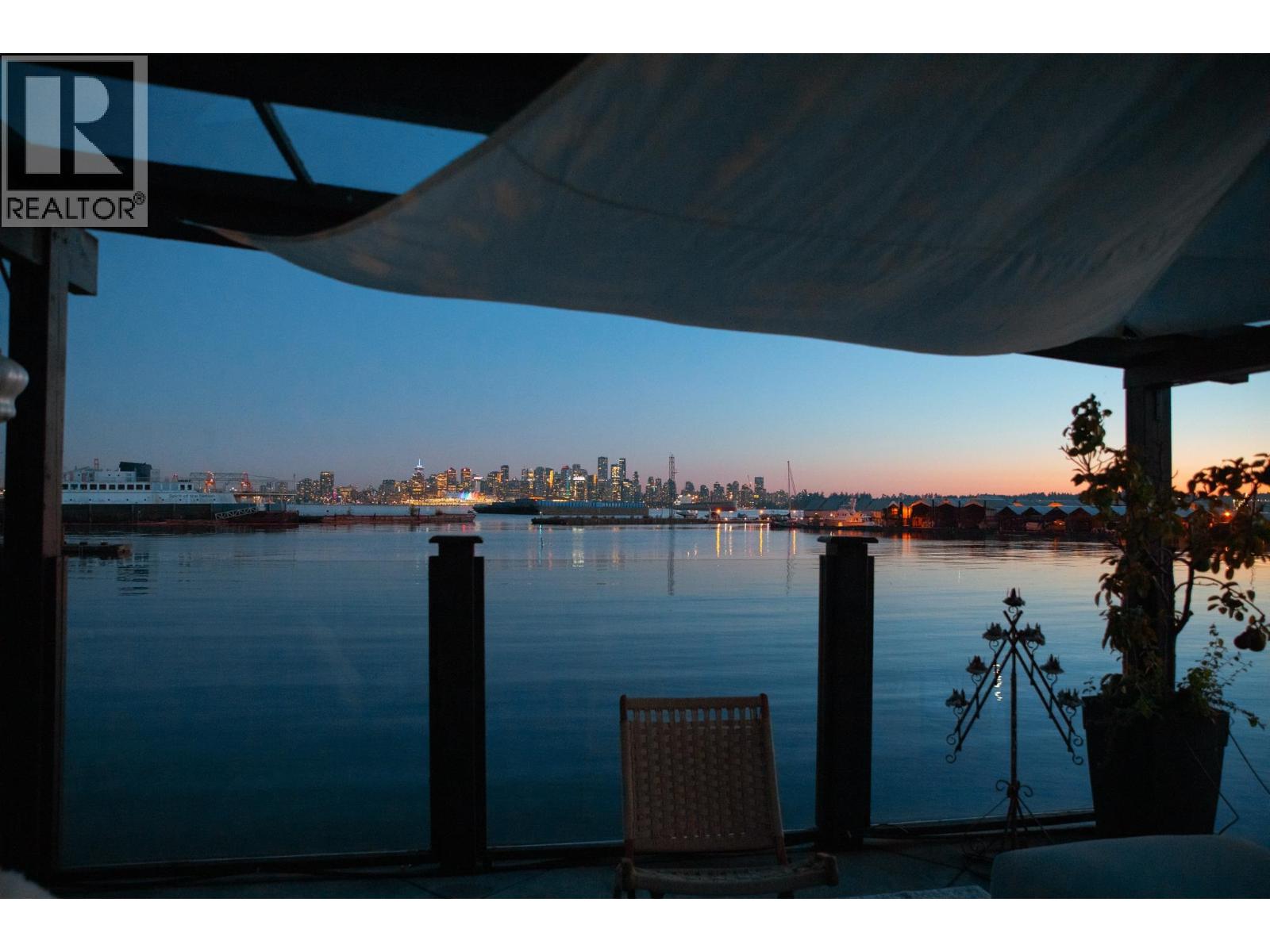 A27 415 W Esplanade Avenue, North Vancouver, British Columbia  V7M 1A6 - Photo 37 - R3035792