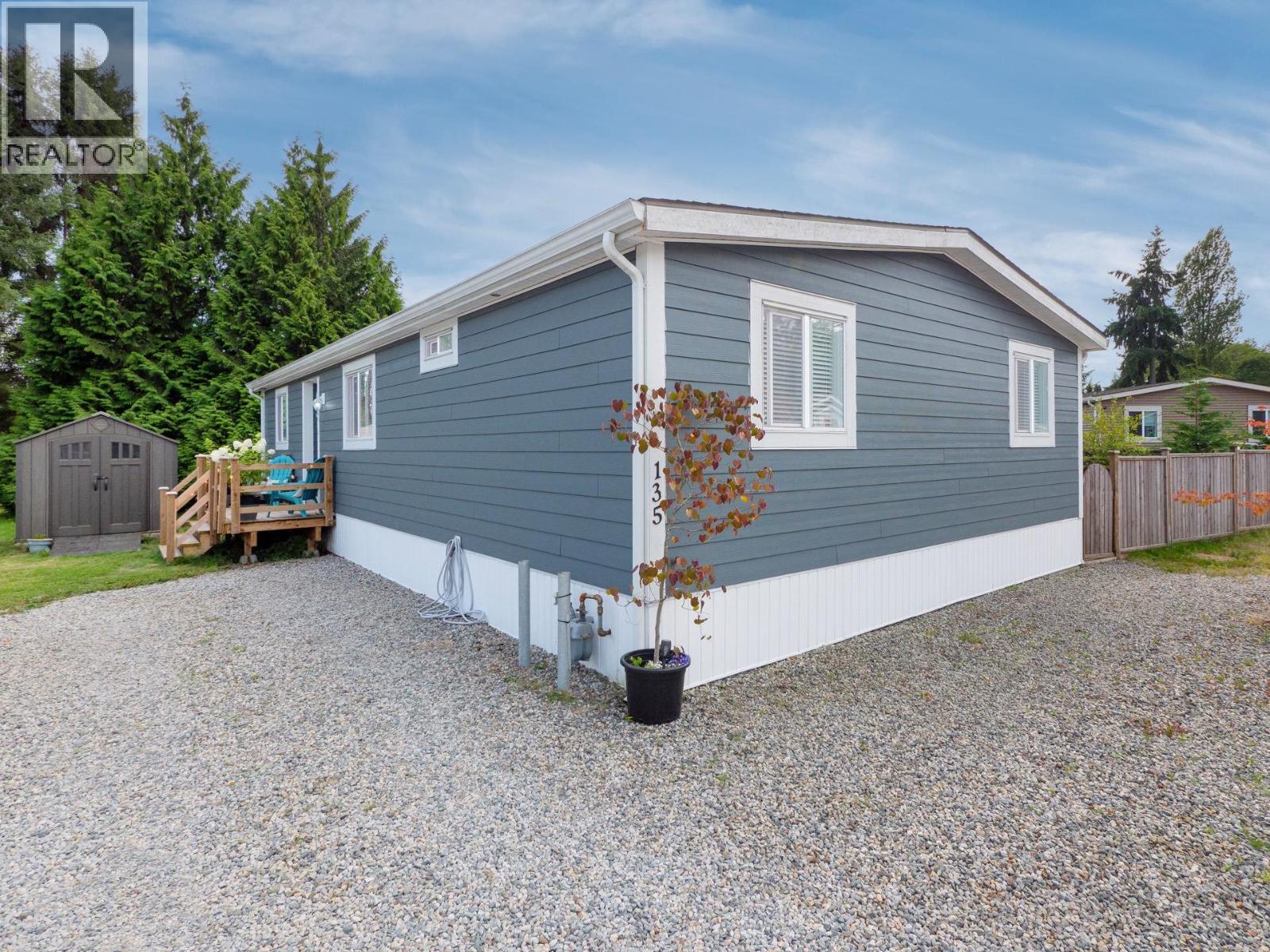 135 1413 SUNSHINE COAST HIGHWAY, Gibsons, British Columbia
