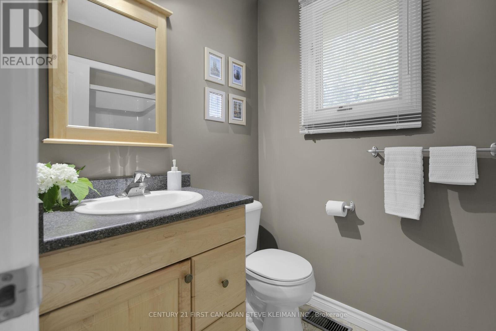 96 Meridene Crescent W, London North, Ontario  N5X 1G2 - Photo 20 - X12333381