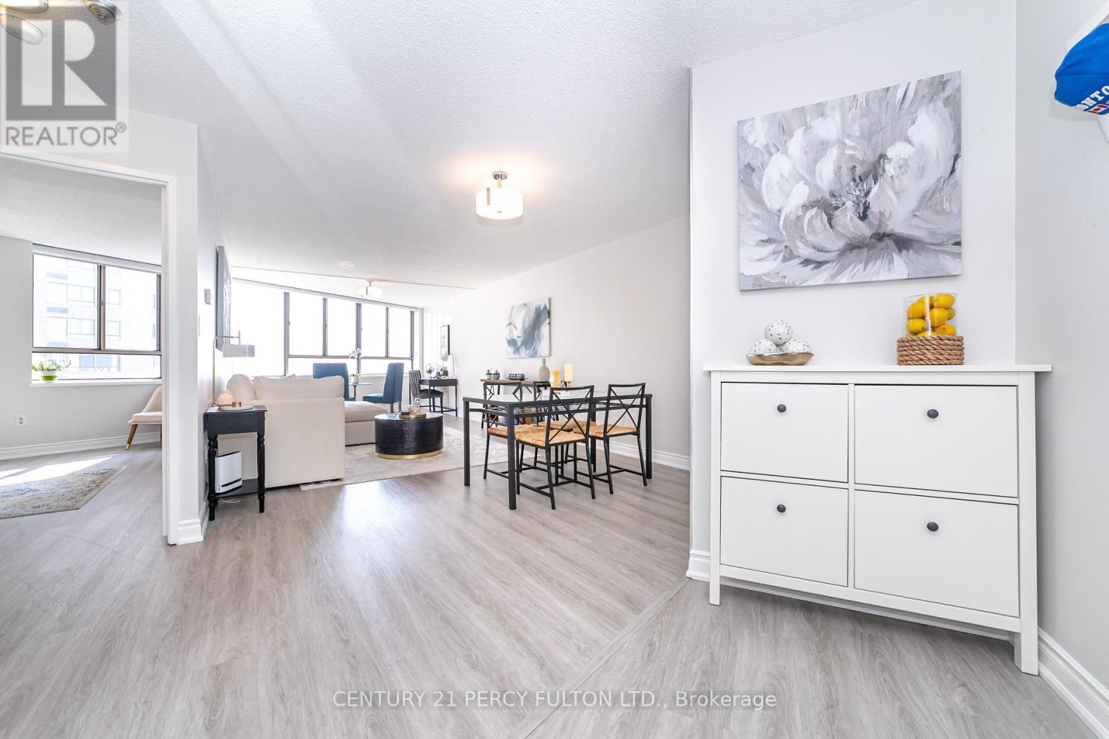 1407 - 270 Queens Quay W, Toronto, Ontario  M5J 2N4 - Photo 4 - C12337841