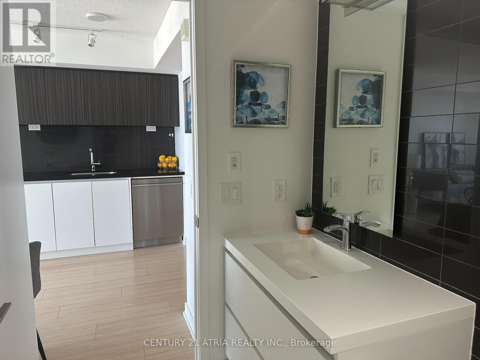 2310 - 85 Queens Wharf Road, Toronto (Waterfront Communities), Ontario  M5V 0J9 - Photo 24 - C12337873