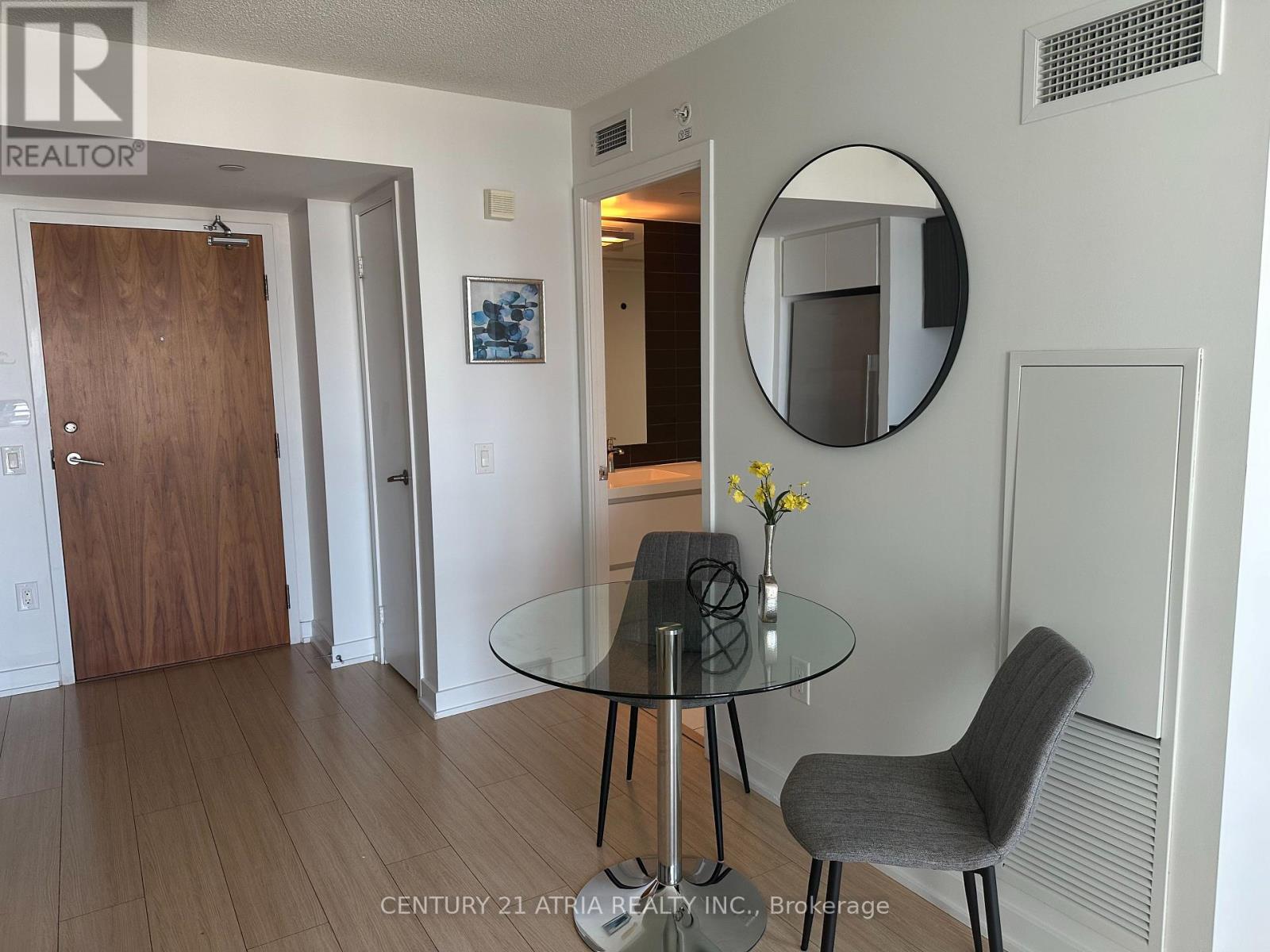 2310 - 85 Queens Wharf Road, Toronto (Waterfront Communities), Ontario  M5V 0J9 - Photo 3 - C12337873