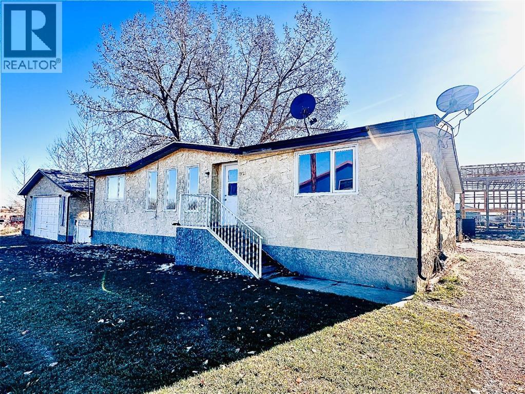 1921 21 Street, Nanton, Alberta