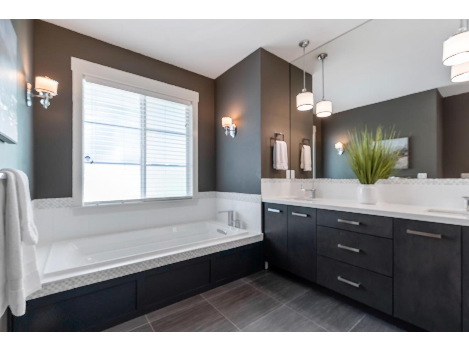 36452 Estevan Court, Abbotsford, British Columbia  V3G 0B6 - Photo 15 - R3026468