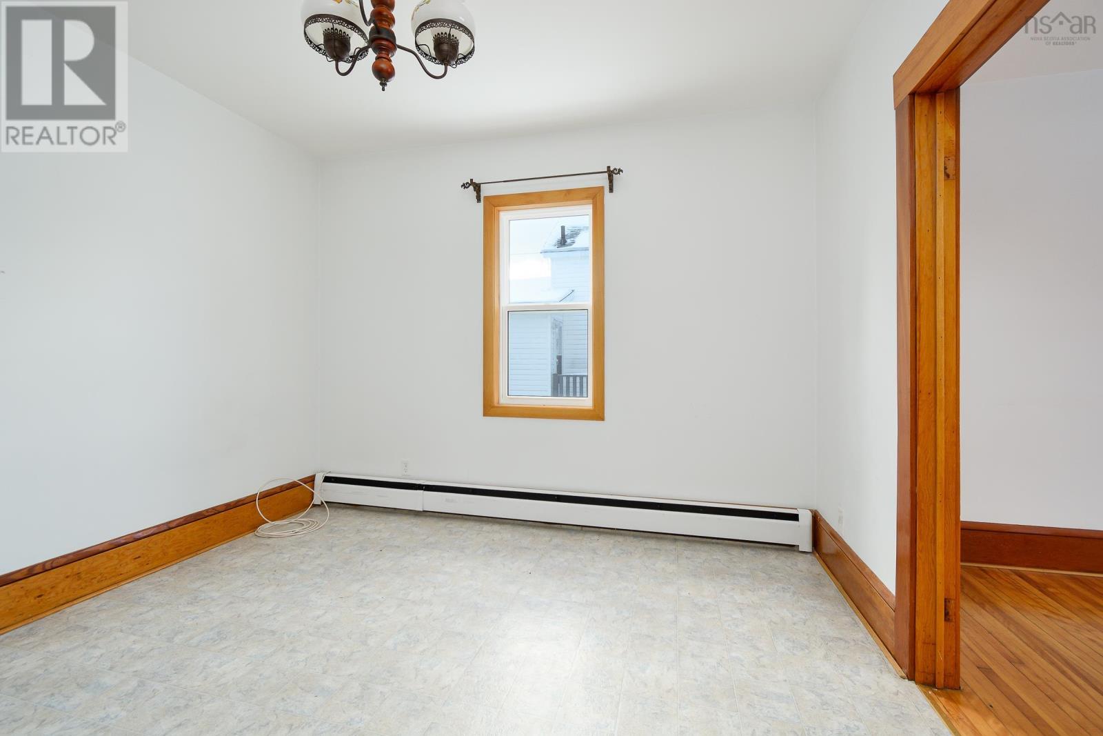 276 Columbia Street, Sydney, Nova Scotia  B1P 4J7 - Photo 12 - 202504269