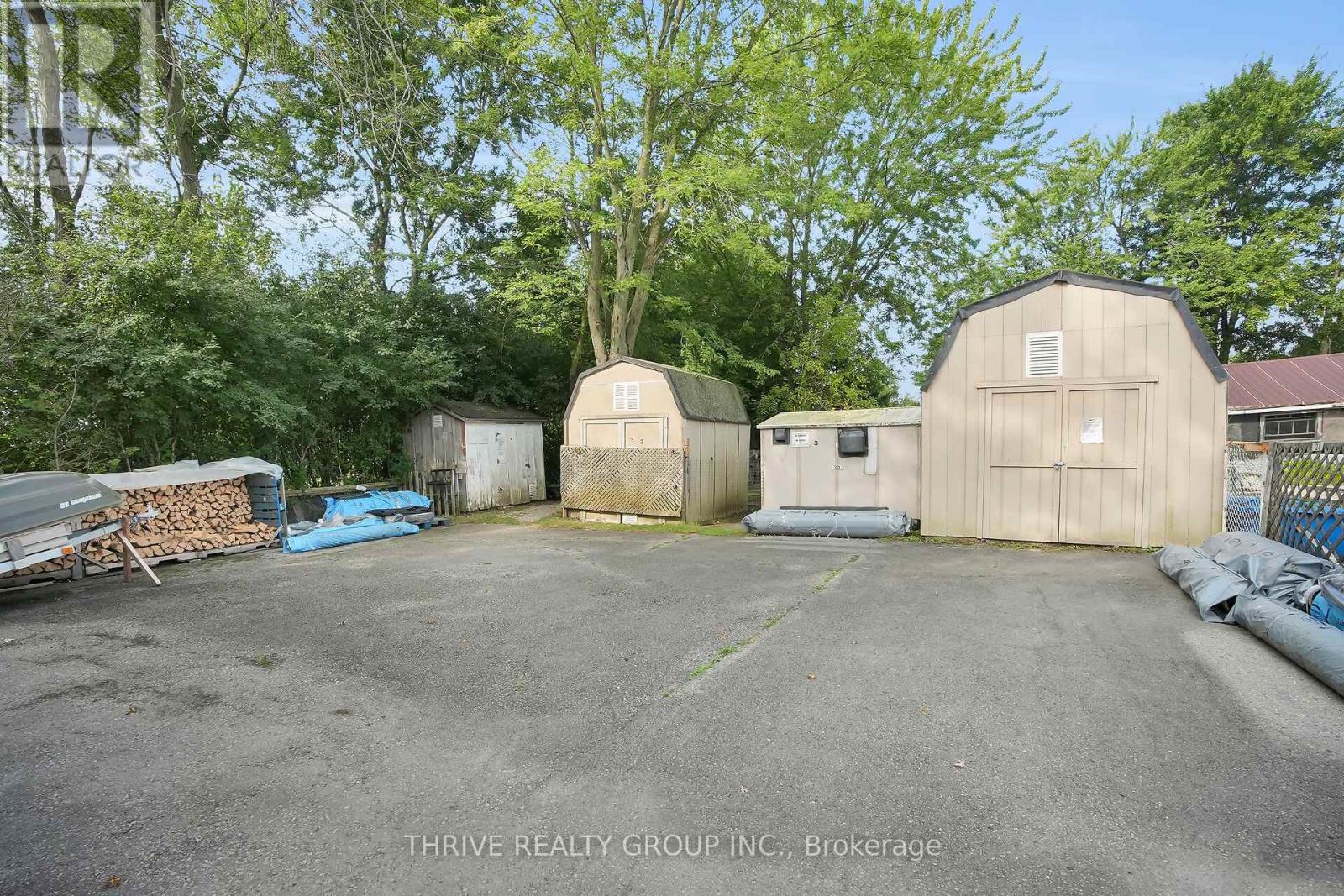 22049 Hyde Park Road, Middlesex Centre, Ontario  N0M 2A0 - Photo 17 - X12337935