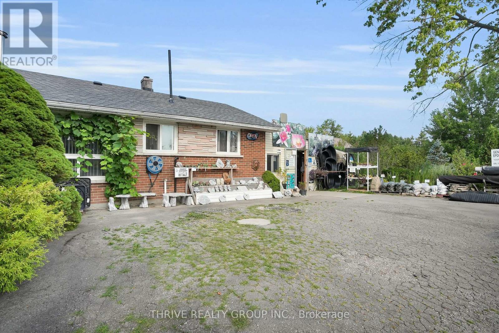 22049 Hyde Park Road, Middlesex Centre, Ontario  N0M 2A0 - Photo 3 - X12337935