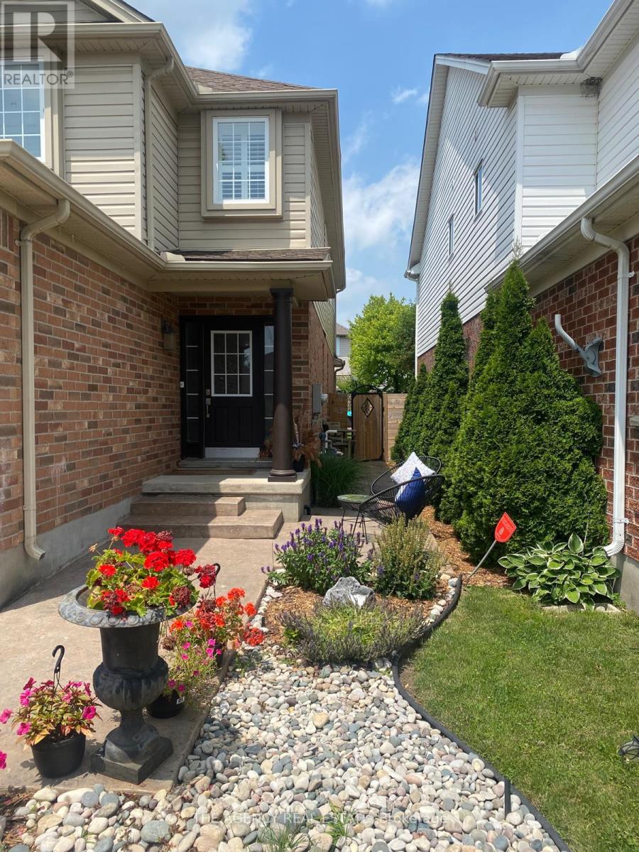 966 Silversmith Street, London North, Ontario  N6H 5T5 - Photo 2 - X12337993