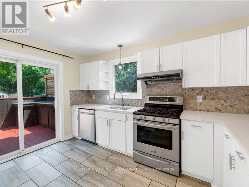 213 Bournemouth Drive E, London East, Ontario  N5V 4S8 - Photo 11 - X12338004