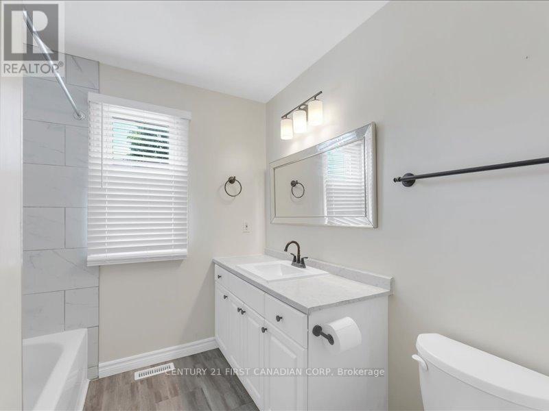 213 Bournemouth Drive E, London East, Ontario  N5V 4S8 - Photo 17 - X12338004