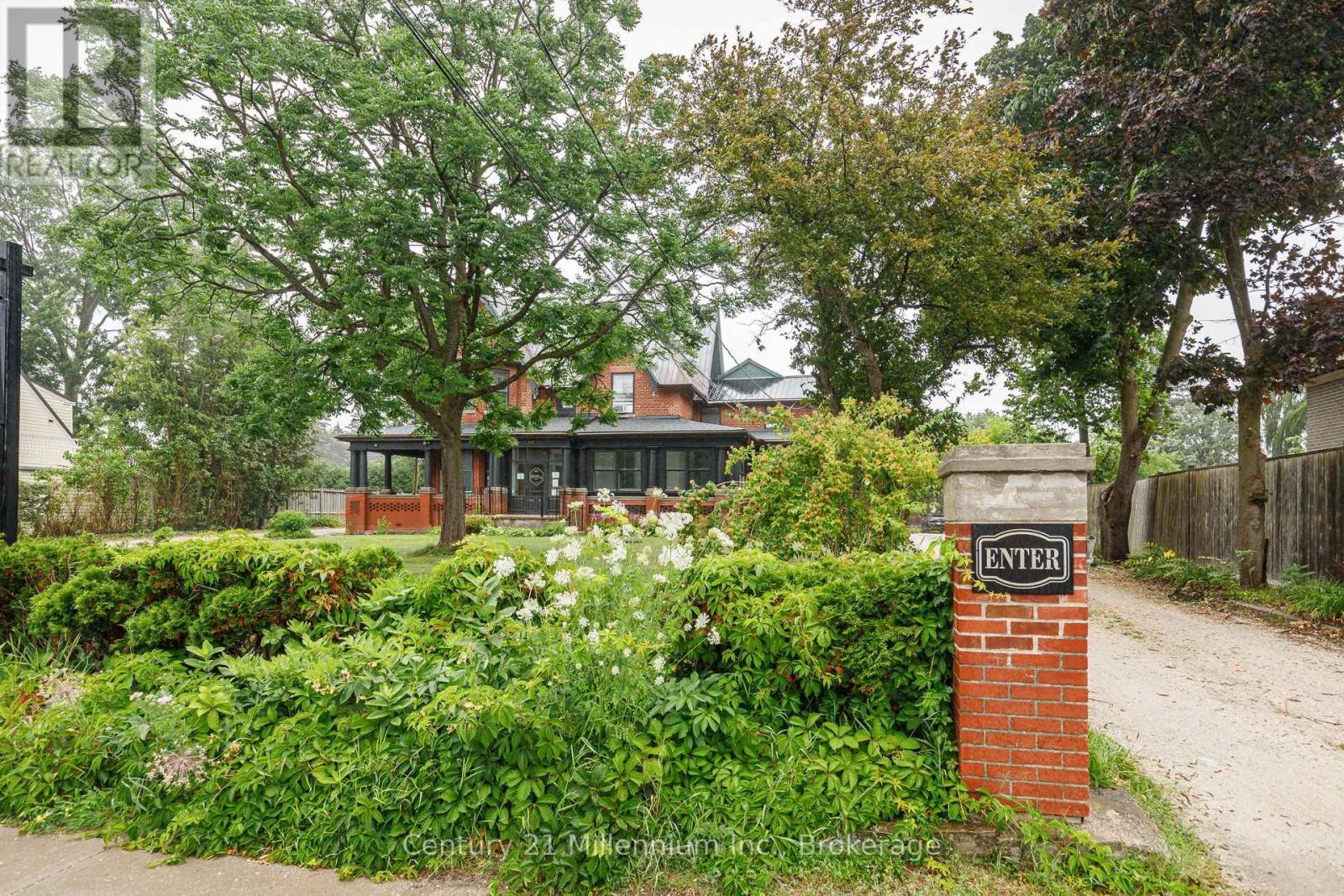 101 - 637 Hurontario Street, Collingwood, Ontario  L9Y 2N6 - Photo 18 - S12337498