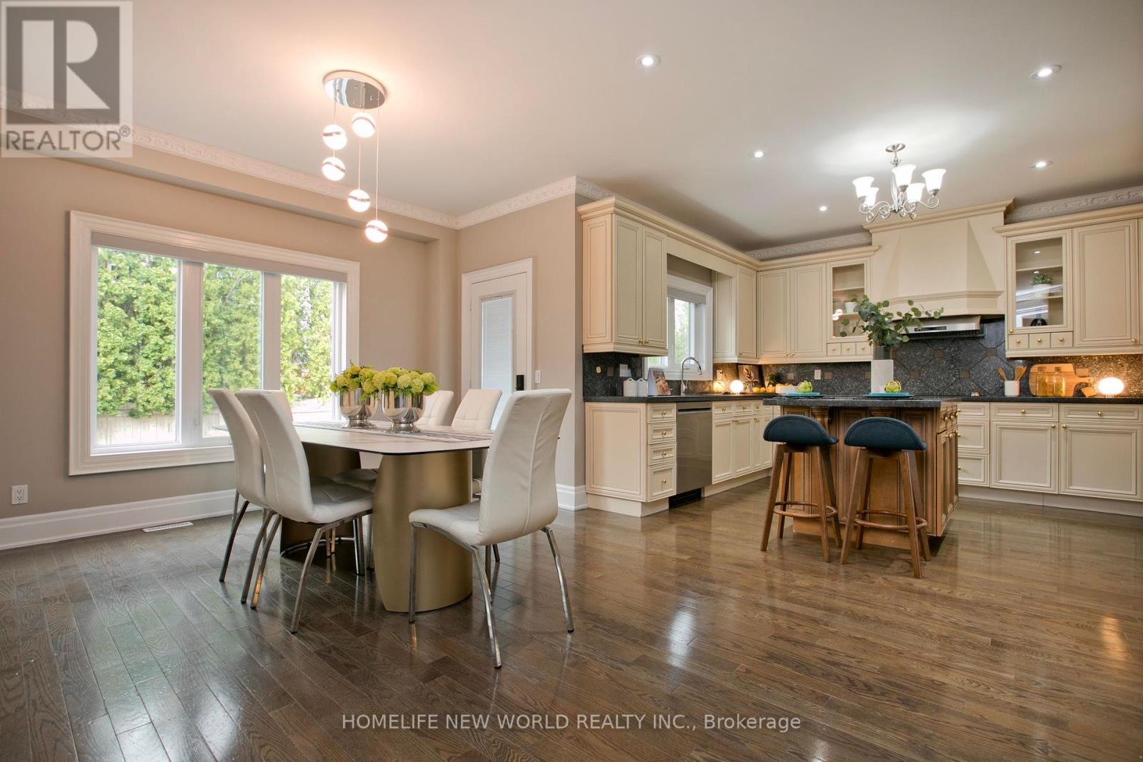 64 Clarendon Drive, Richmond Hill, Ontario  L4B 4P8 - Photo 15 - N12334868