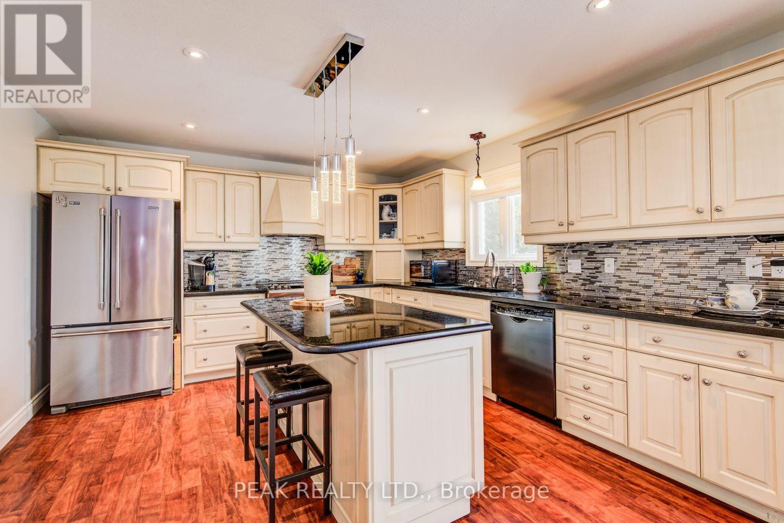 24 Applewood Street, Blandford-Blenheim, Ontario  N0J 1S0 - Photo 18 - X12121902