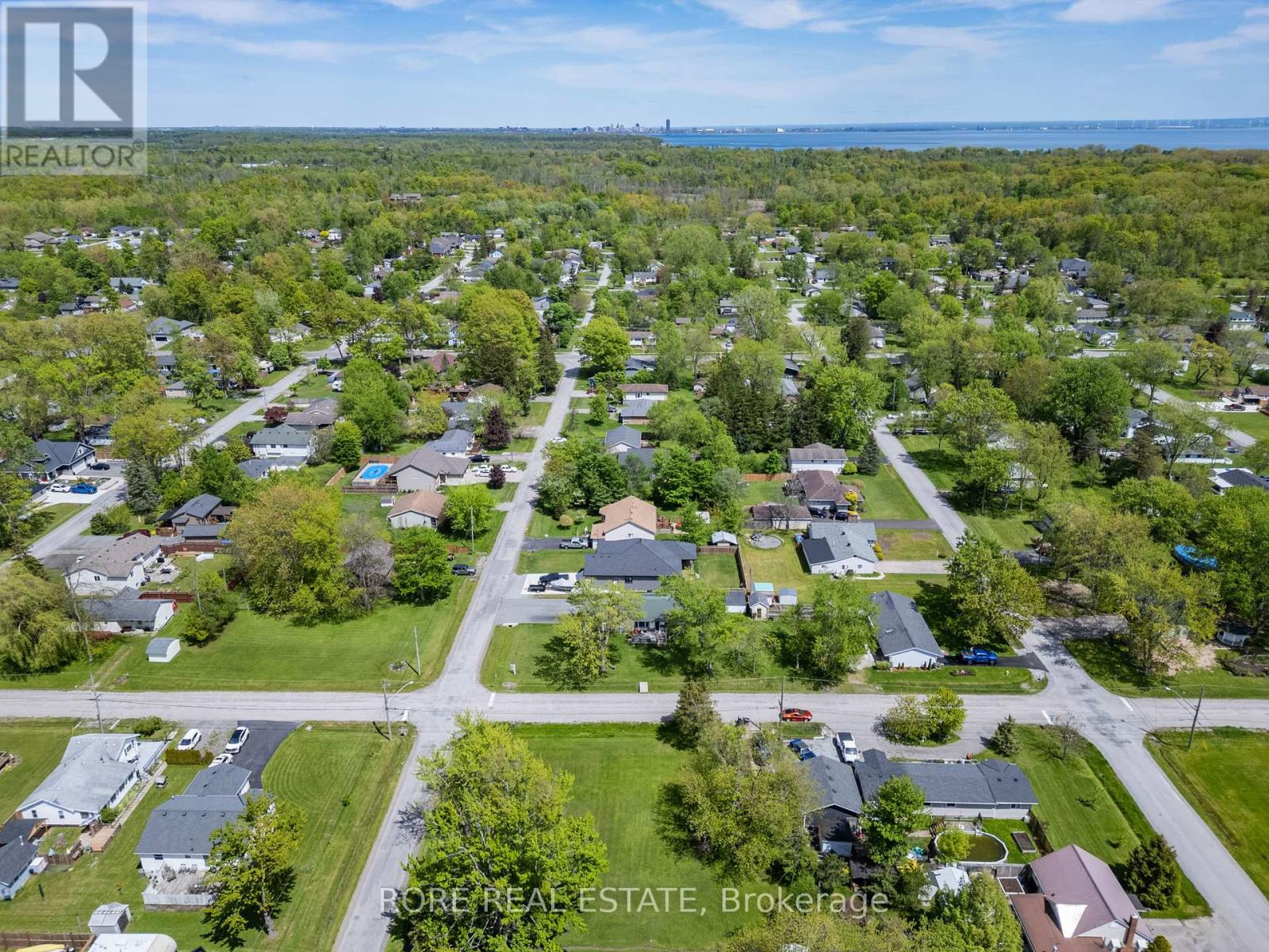 128 Cook Avenue, Fort Erie, Ontario  L0S 1N0 - Photo 9 - X12337984