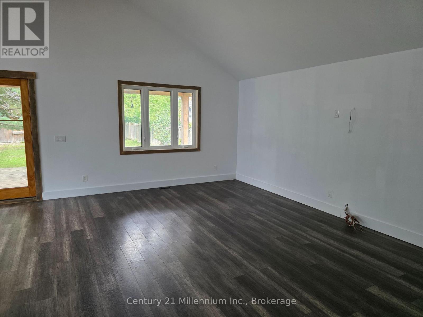 22 Market Street, Collingwood, Ontario  L9Y 3M6 - Photo 3 - S12338012